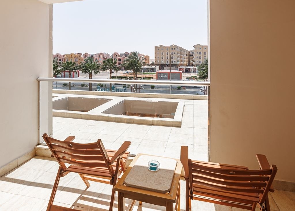 rooms-family-suite-city-view