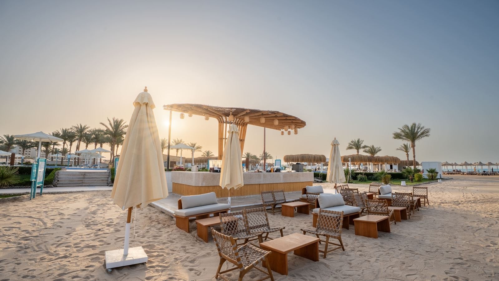 bars-oasis-beach-bar