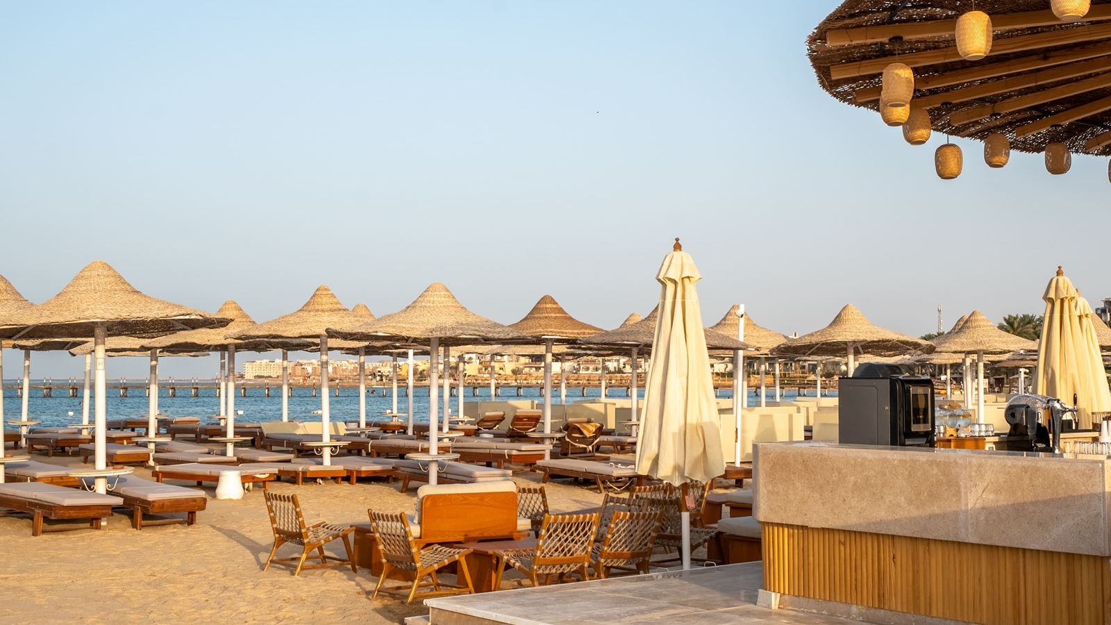 bars-oasis-beach-bar