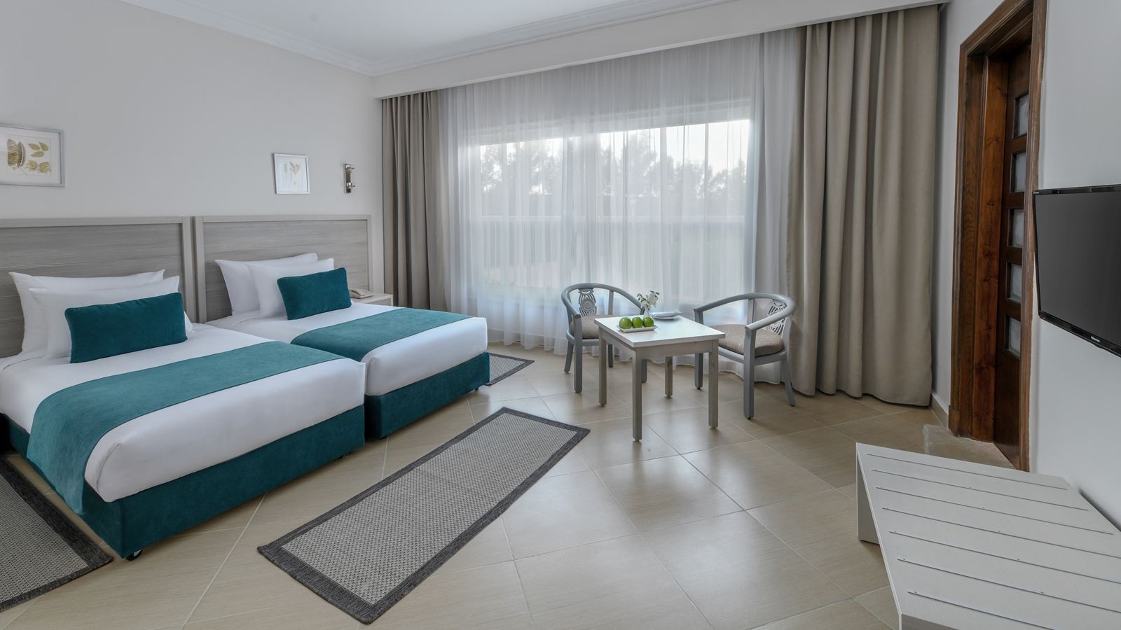 rooms-deluxe-family-connected-garden-view