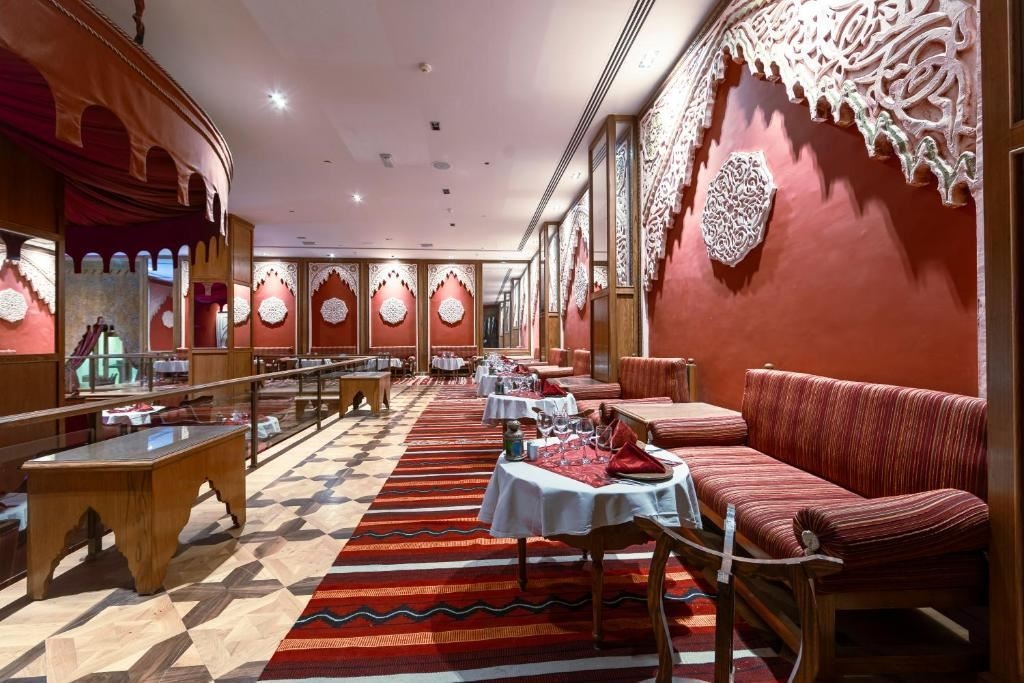 restaurants-restaurants