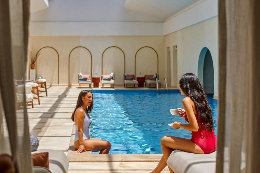 pools-indoor-pool