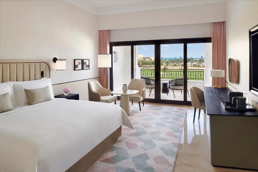 rooms-deluxe-room