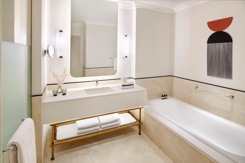 rooms-deluxe-room