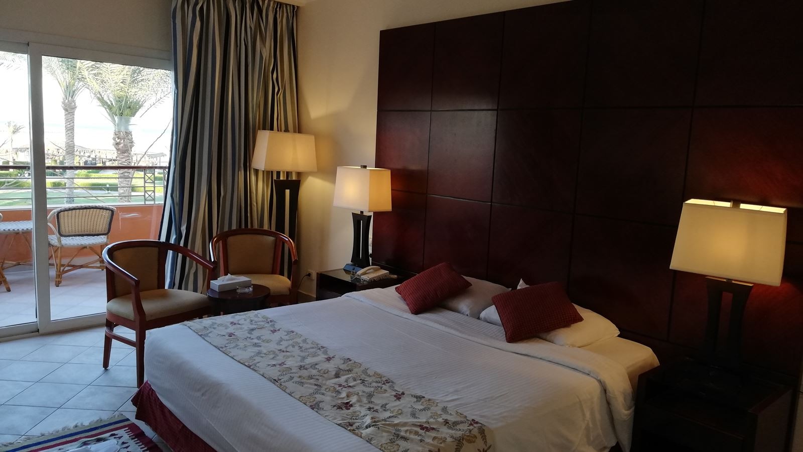 rooms-superior-room-main-building-sea-view