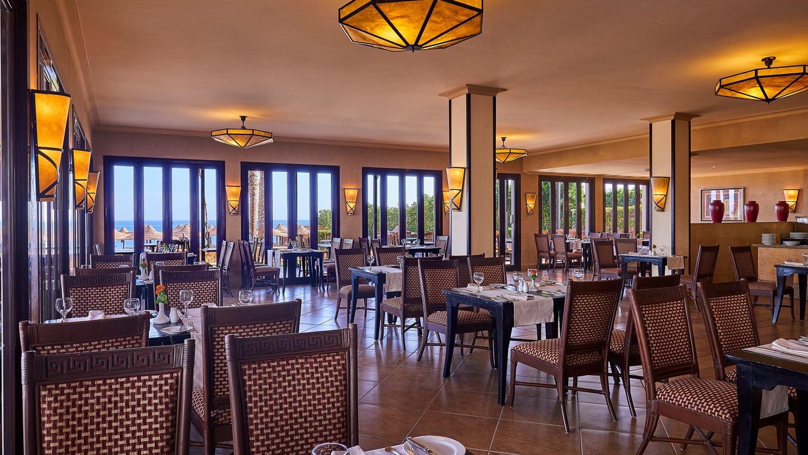 restaurants-sea-pearl-resturant