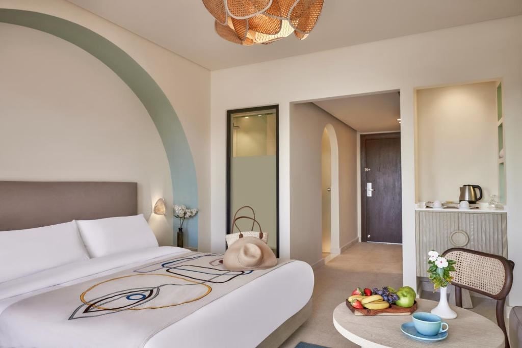 rooms-room-superior-sea-view-king-beds