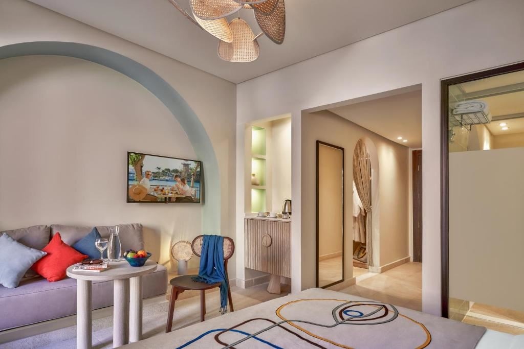 rooms-room-superior-sea-view-king-beds