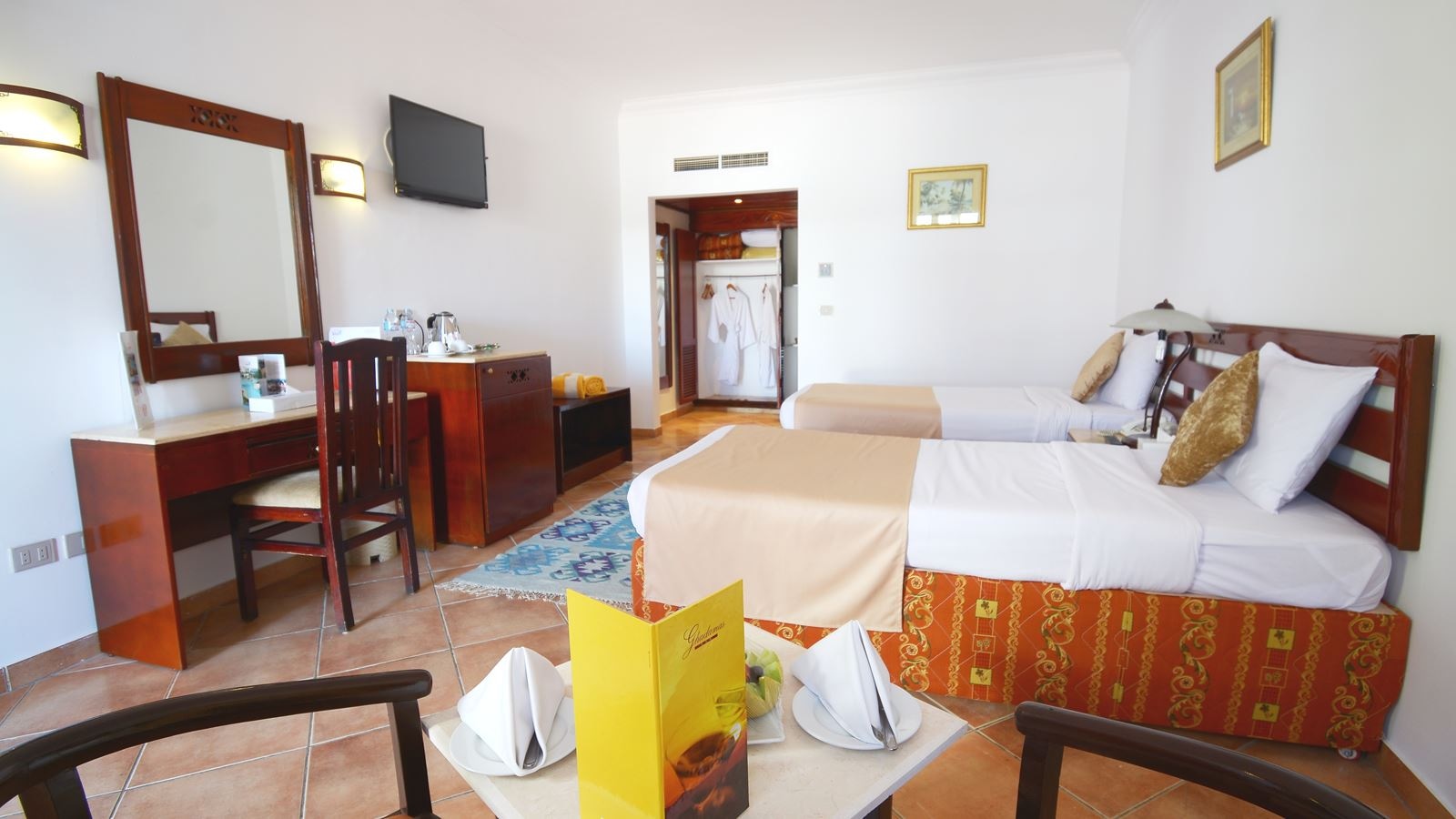 rooms-pool-view-room