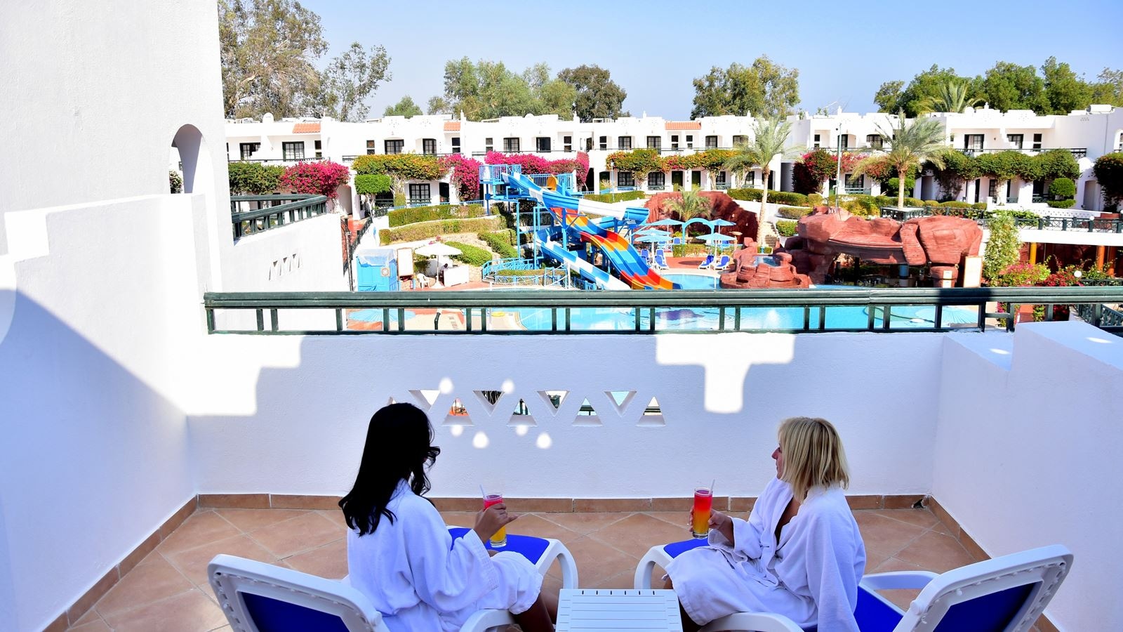 rooms-pool-view-room
