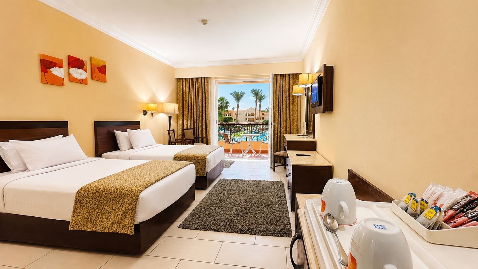 rooms-deluxe-room-pool-view
