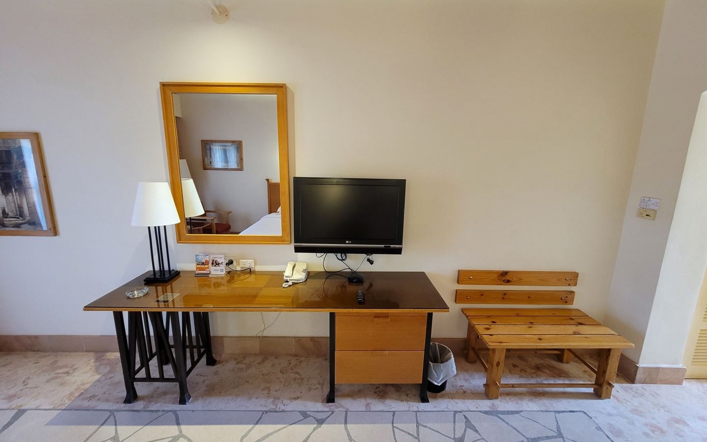 rooms-standard-room