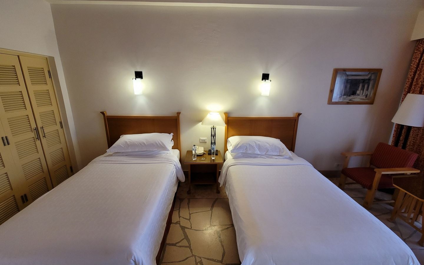 rooms-standard-room