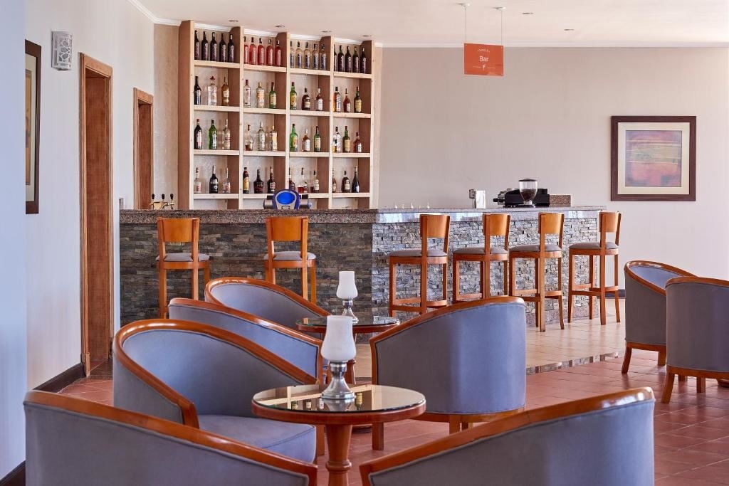 bars-barracuda-bar