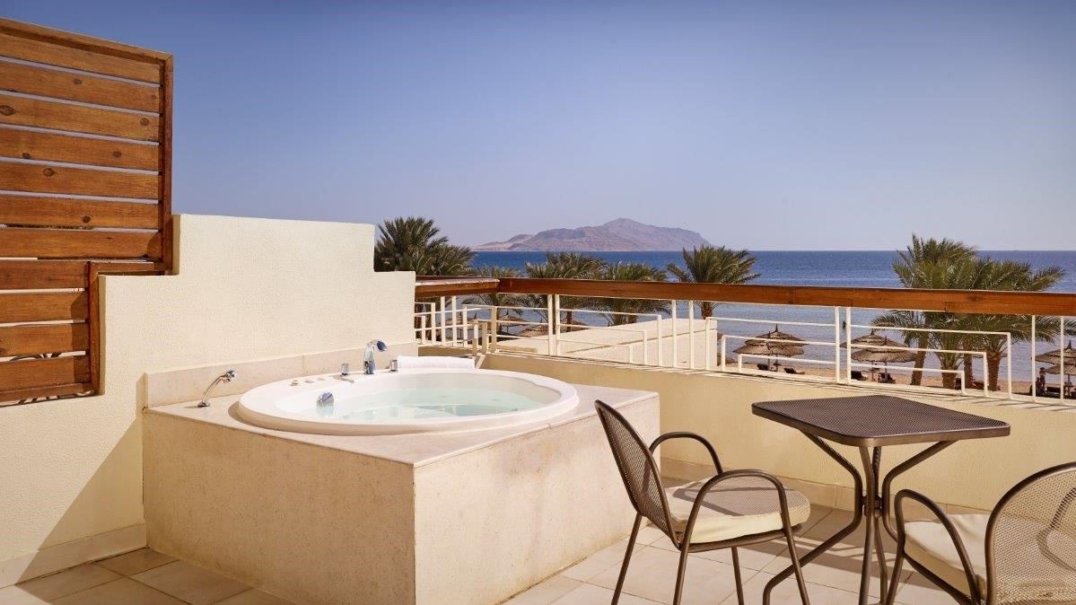 rooms-jacuzzi-room