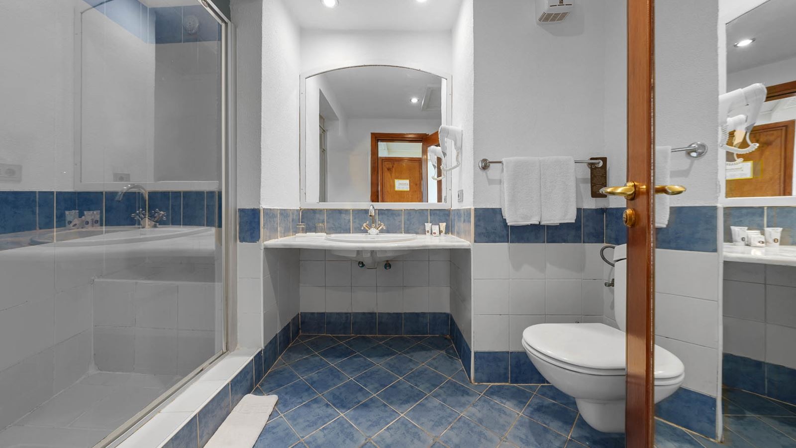 rooms-domina-aquamarine-beach