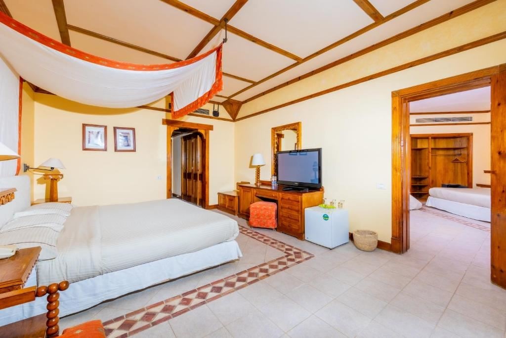 rooms-family-room