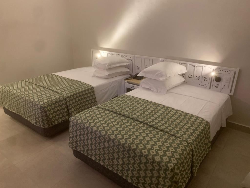 rooms-superior-room