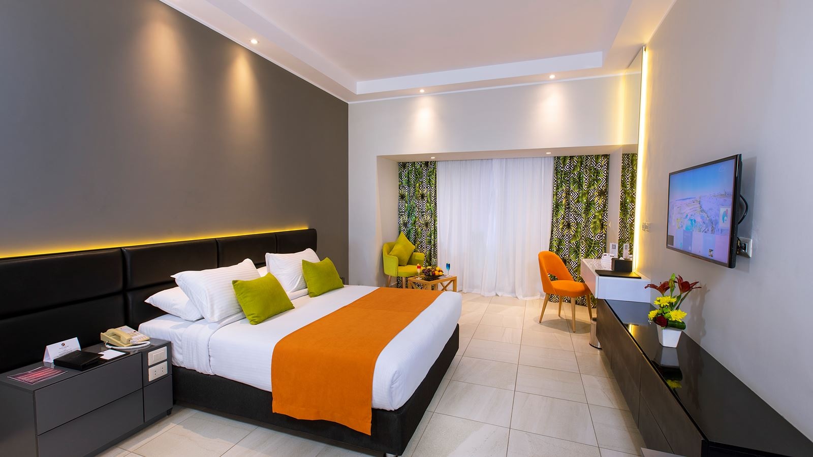 rooms-deluxe-room-pool-view