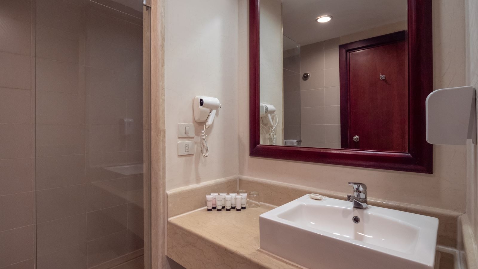 rooms-superior-room