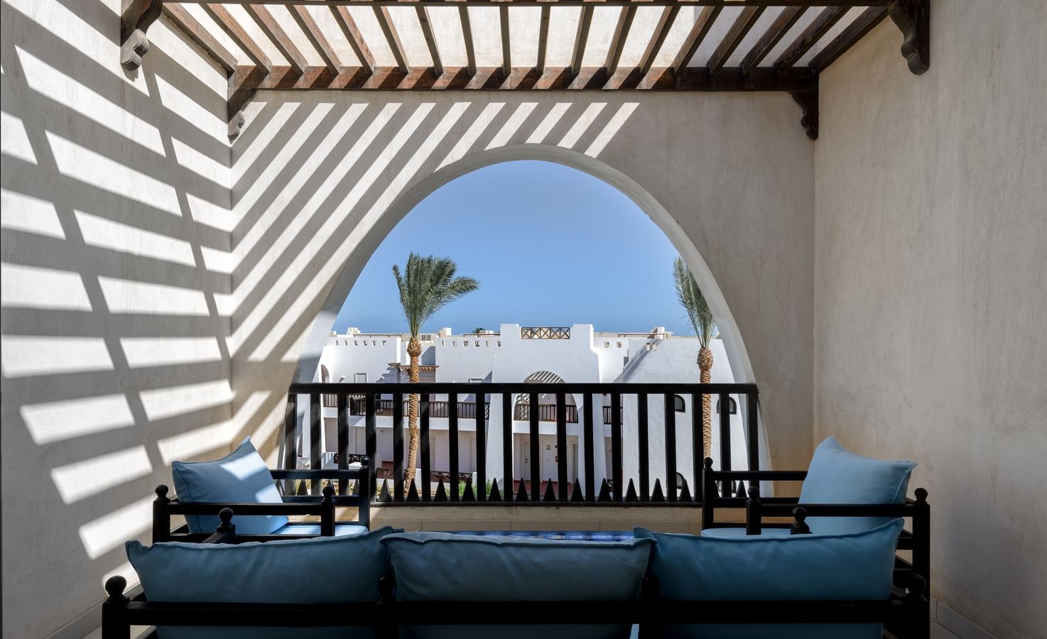 rooms-standard-room-garden-view