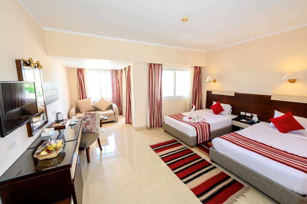 rooms-standard-room-garden-or-pool-view