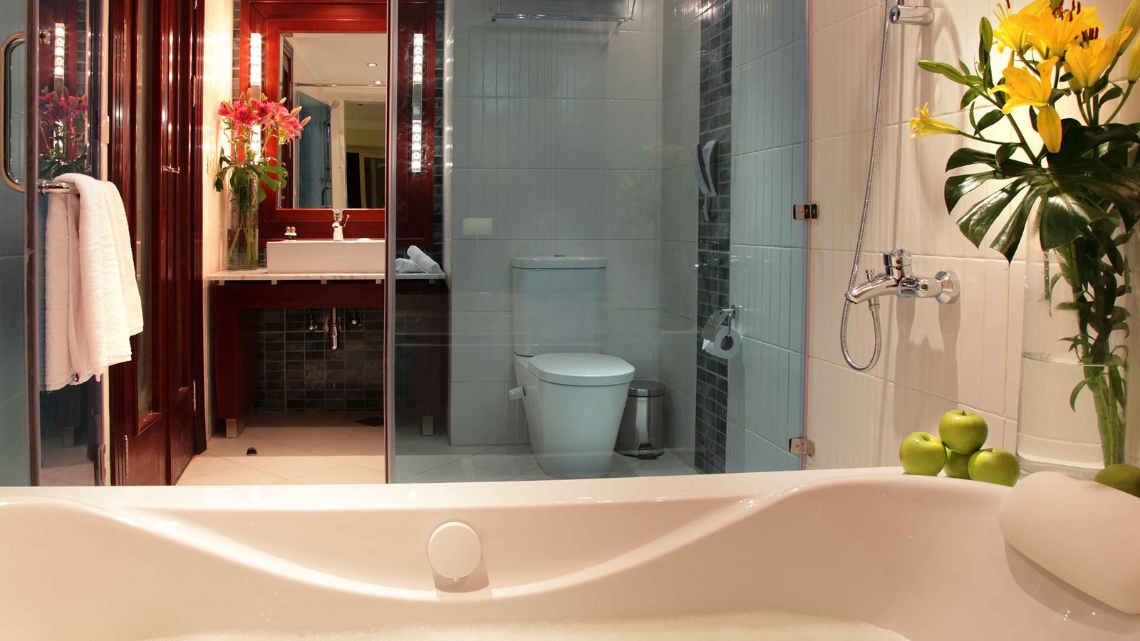 rooms-deluxe-room