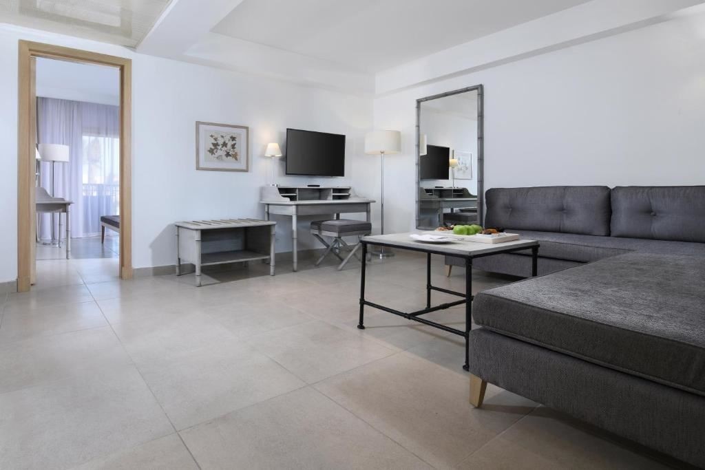 rooms-deluxe-room