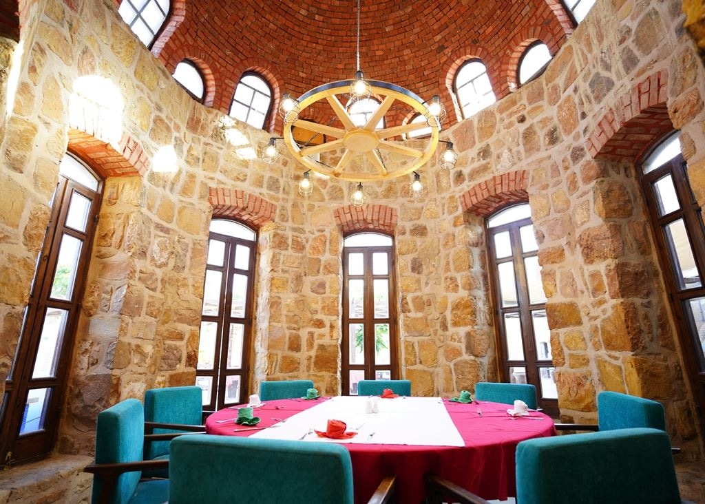restaurants-restaurants