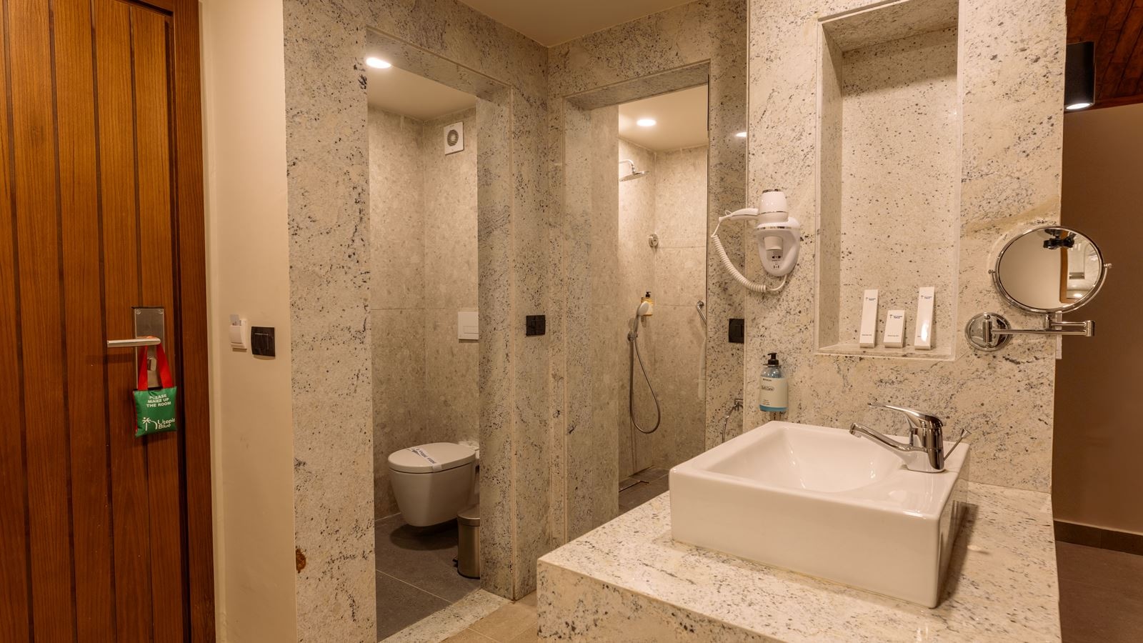 rooms-deluxe-sea-view