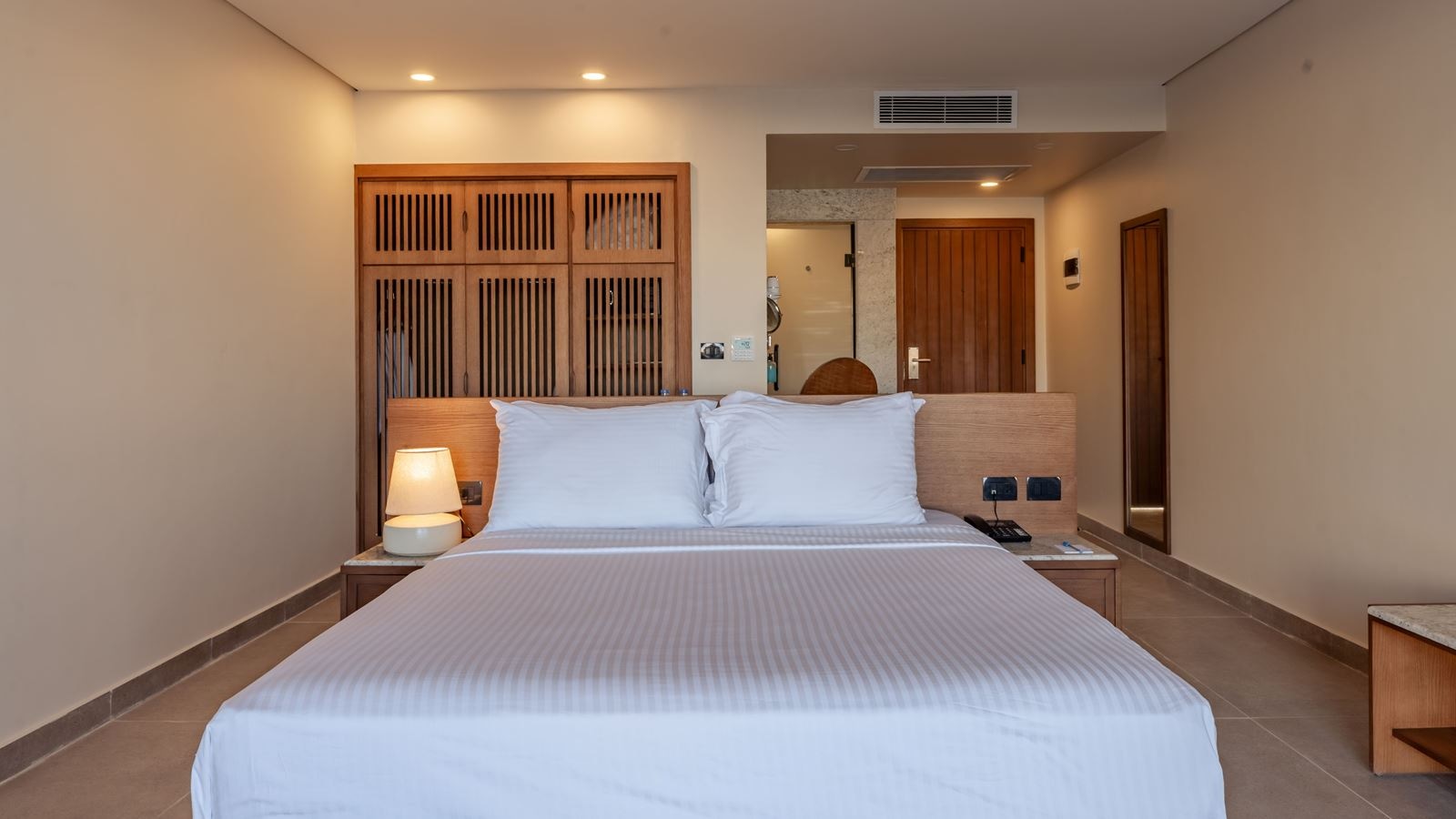 rooms-deluxe-swim-up