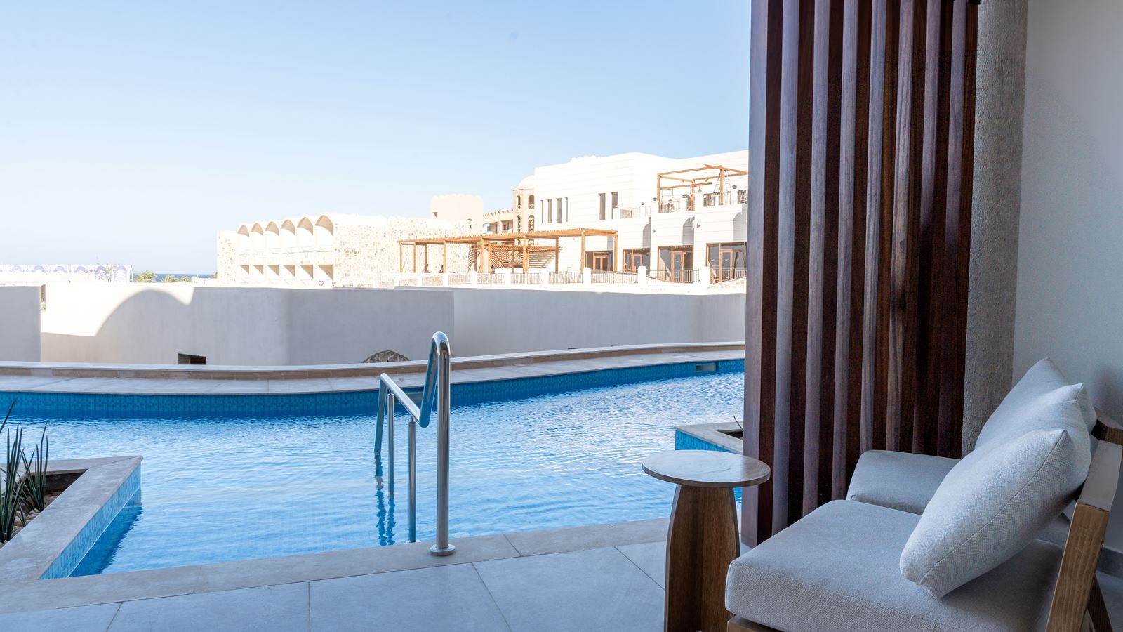 rooms-deluxe-swim-up
