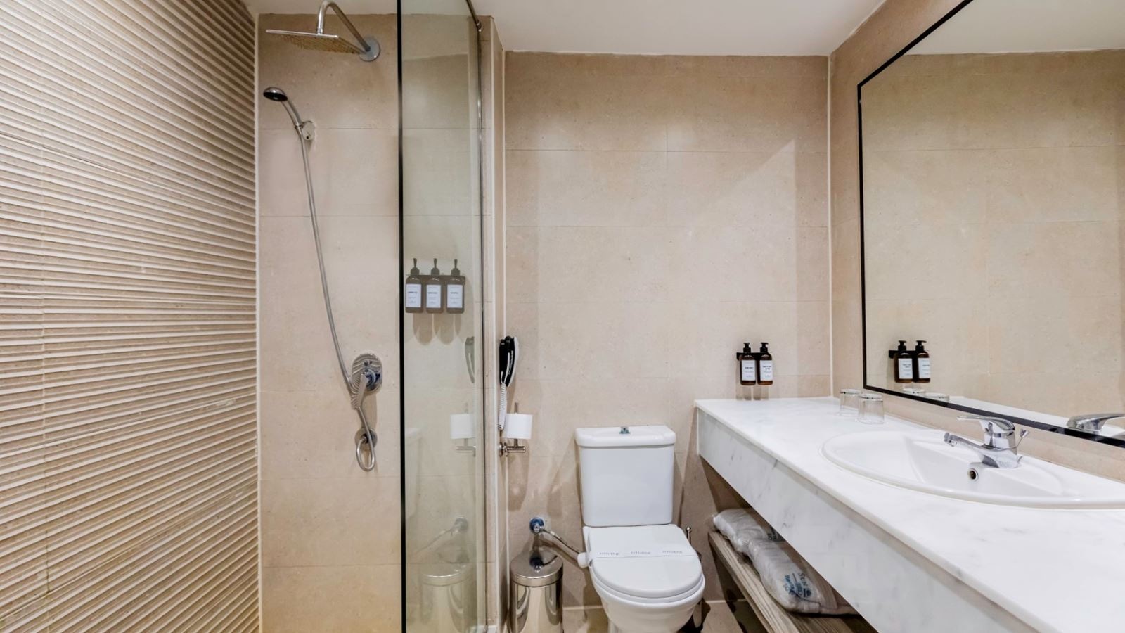 rooms-mega-room-gardenpoolsea-view