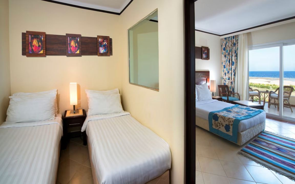 rooms-family-sea-view-room