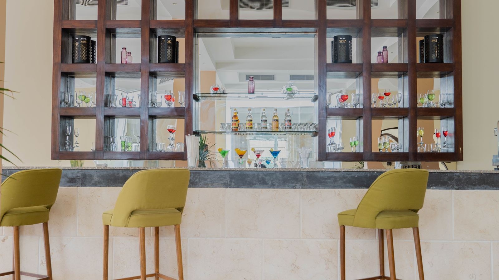 bars-lobby-bar-soft-drinks-free--24-h