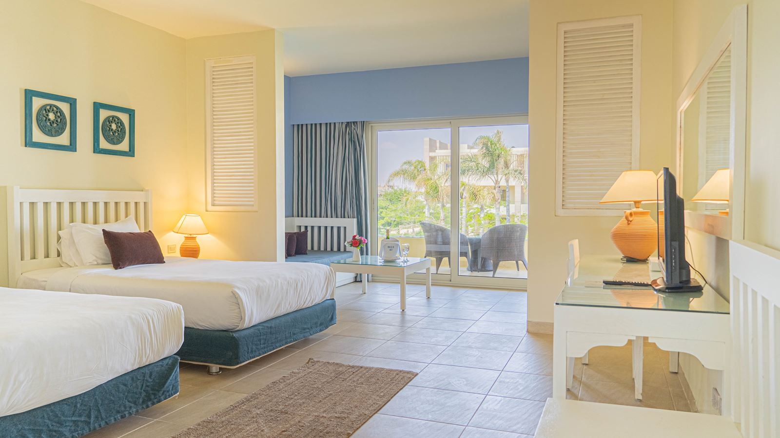 rooms-superior-room