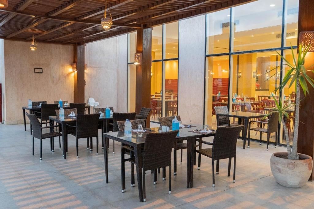 restaurants-restaurants