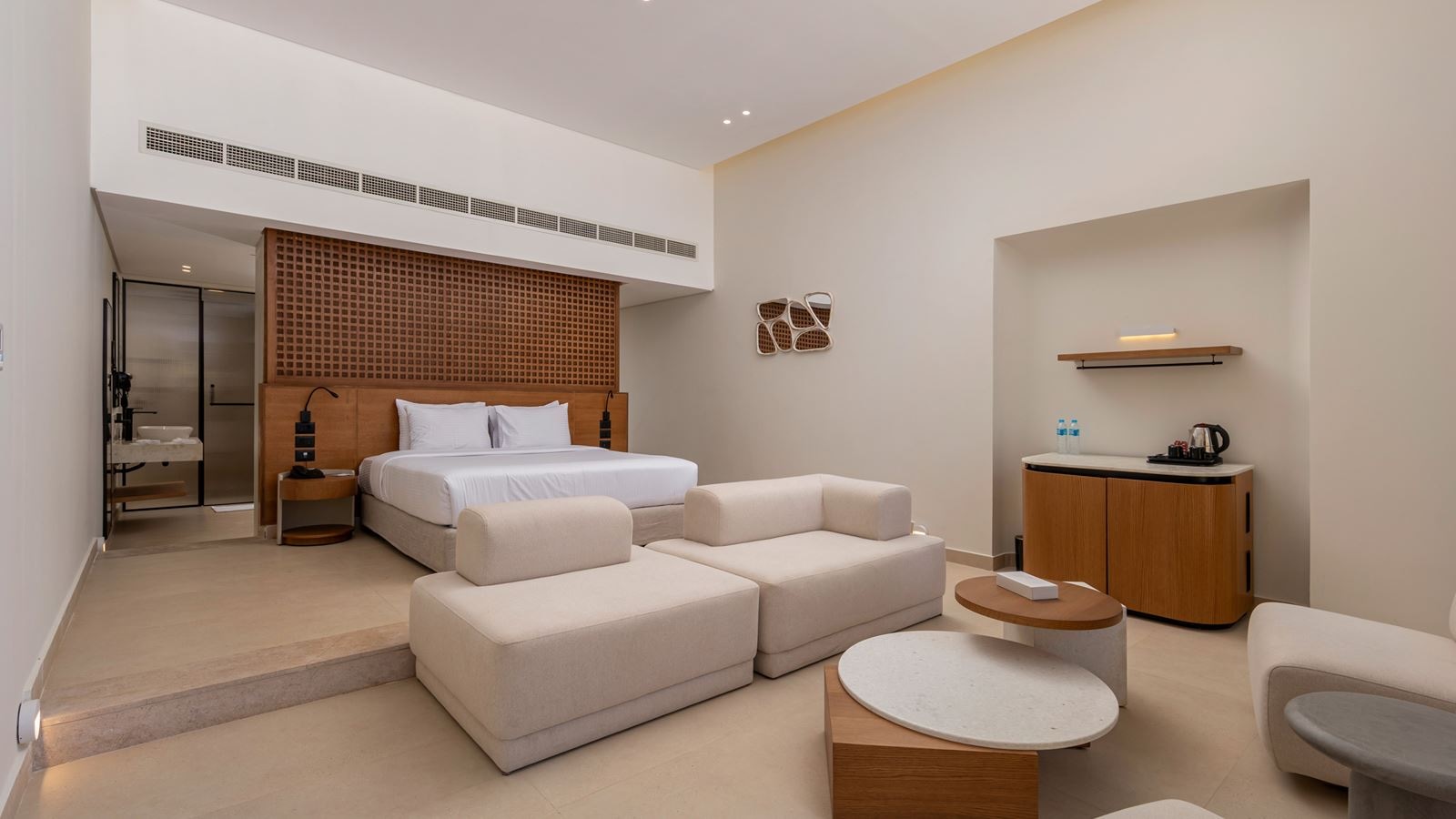 rooms-premium-pool-view-room