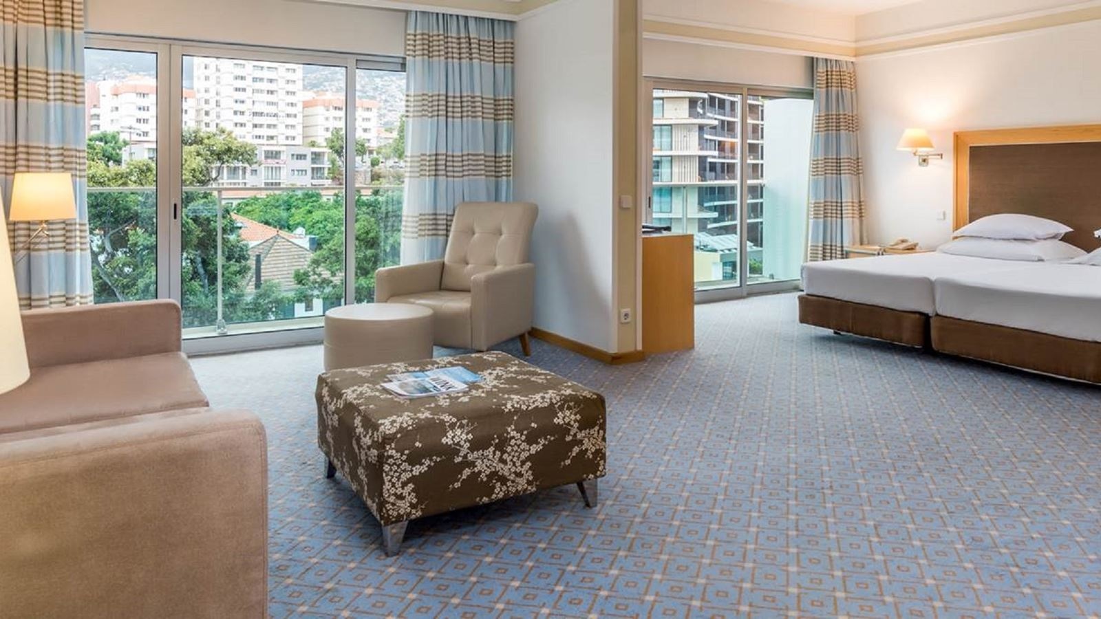 rooms-family-room