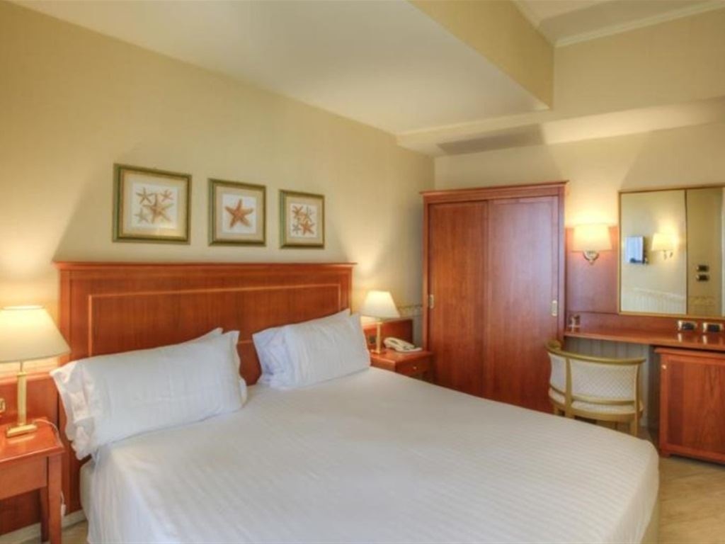 rooms-standard-room