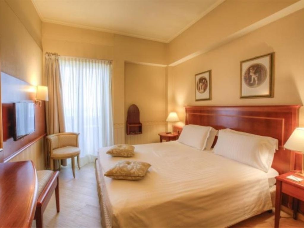 rooms-standard-room
