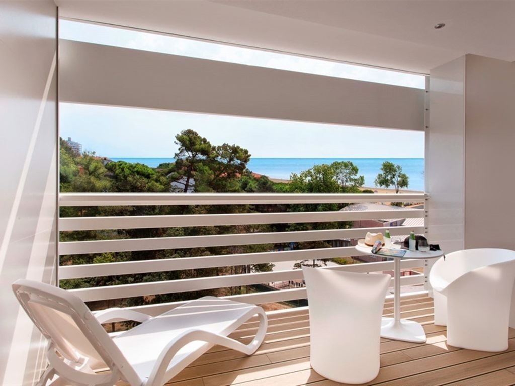 rooms-superior-side-sea-view--3-pax