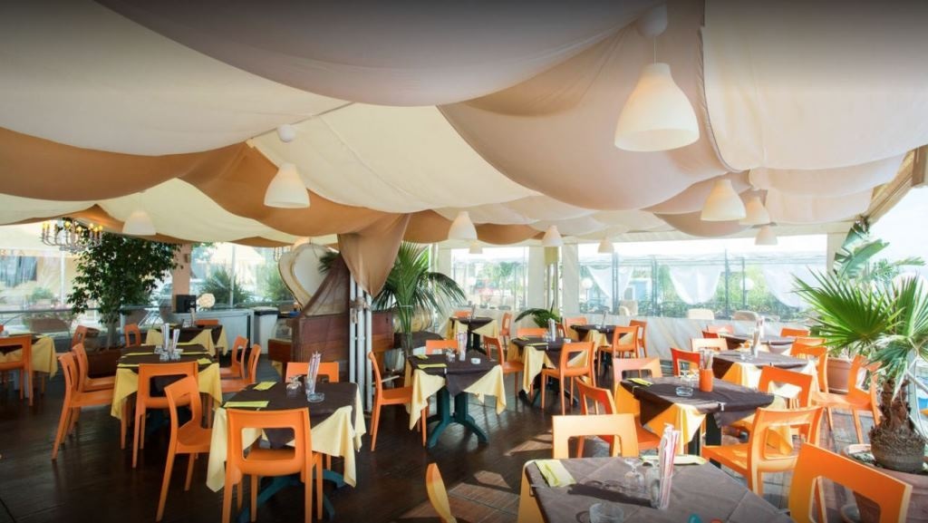 restaurants-restaurant