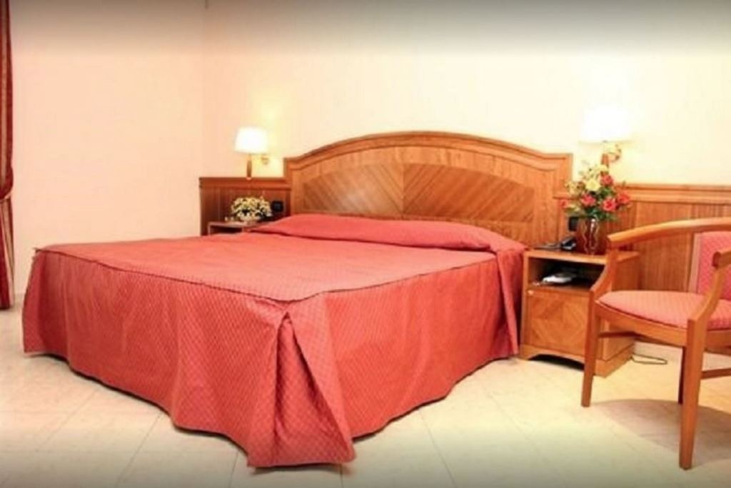 rooms-economy-room