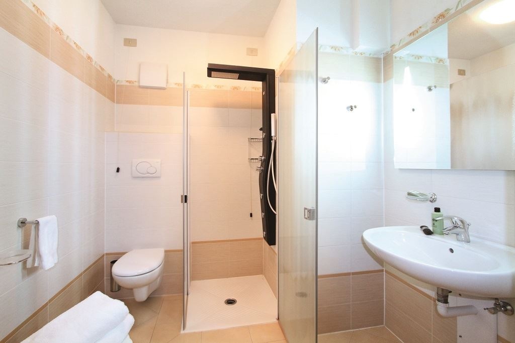rooms-classic-room