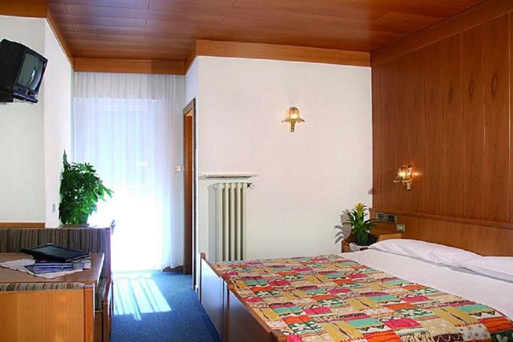 rooms-convenient-room
