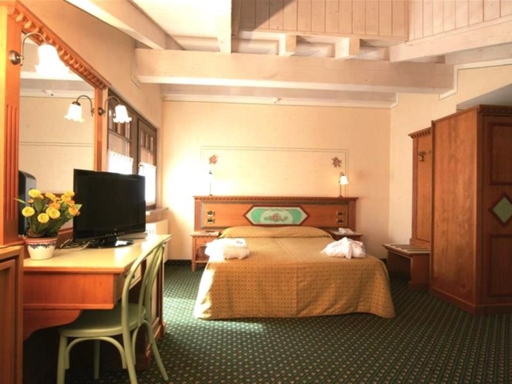 rooms-standard-room