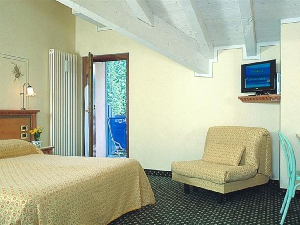 rooms-standard-room