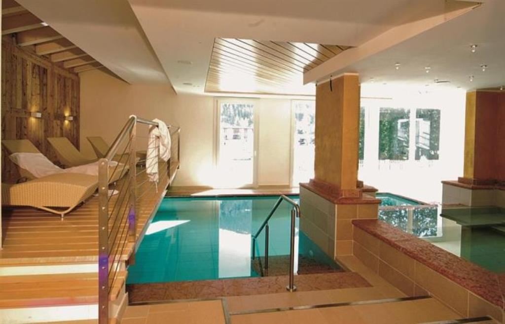 pools-indoor-pool