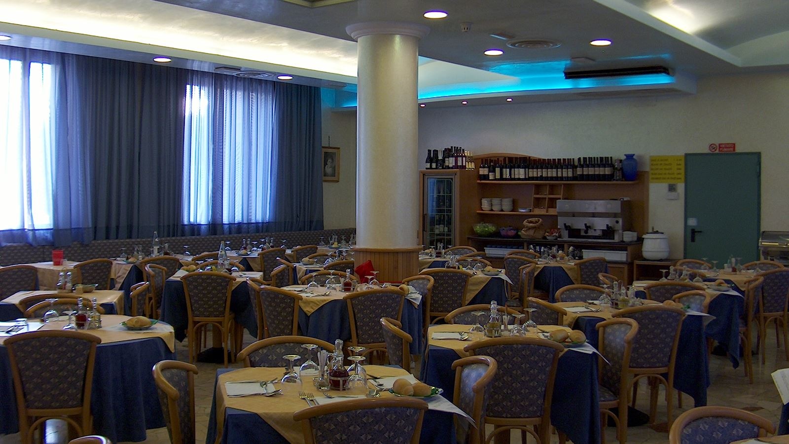 restaurants-restaurant